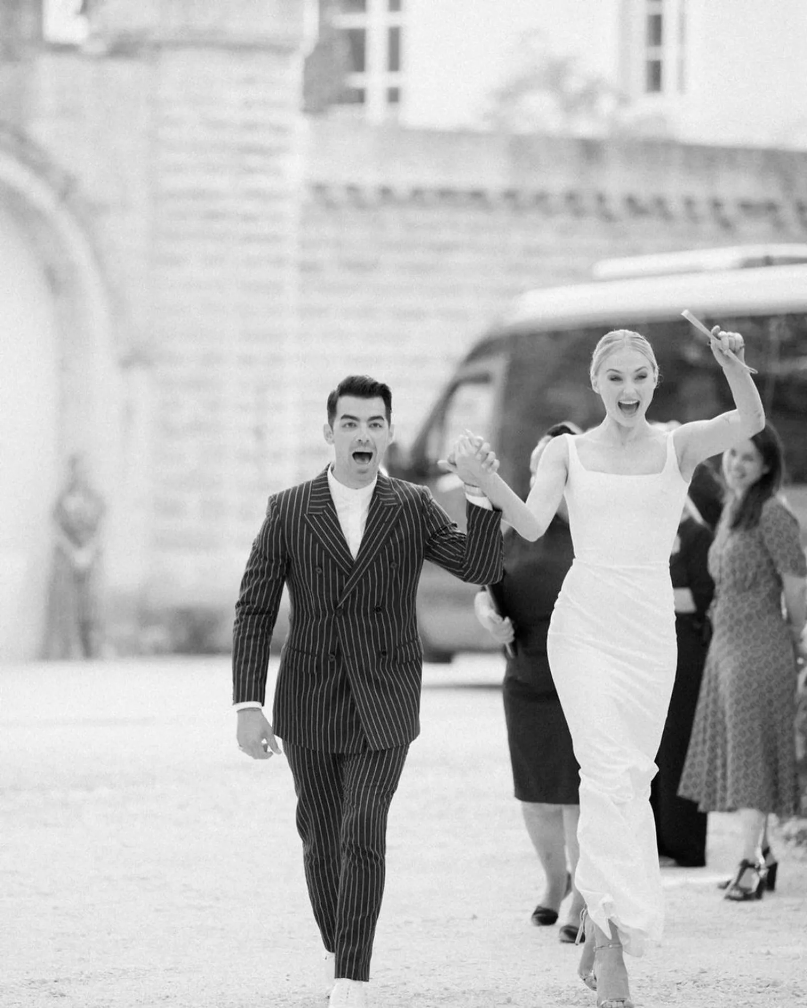 Potret Joe Jonas & Sophie Turner Pamer Foto Mesra yang Langka