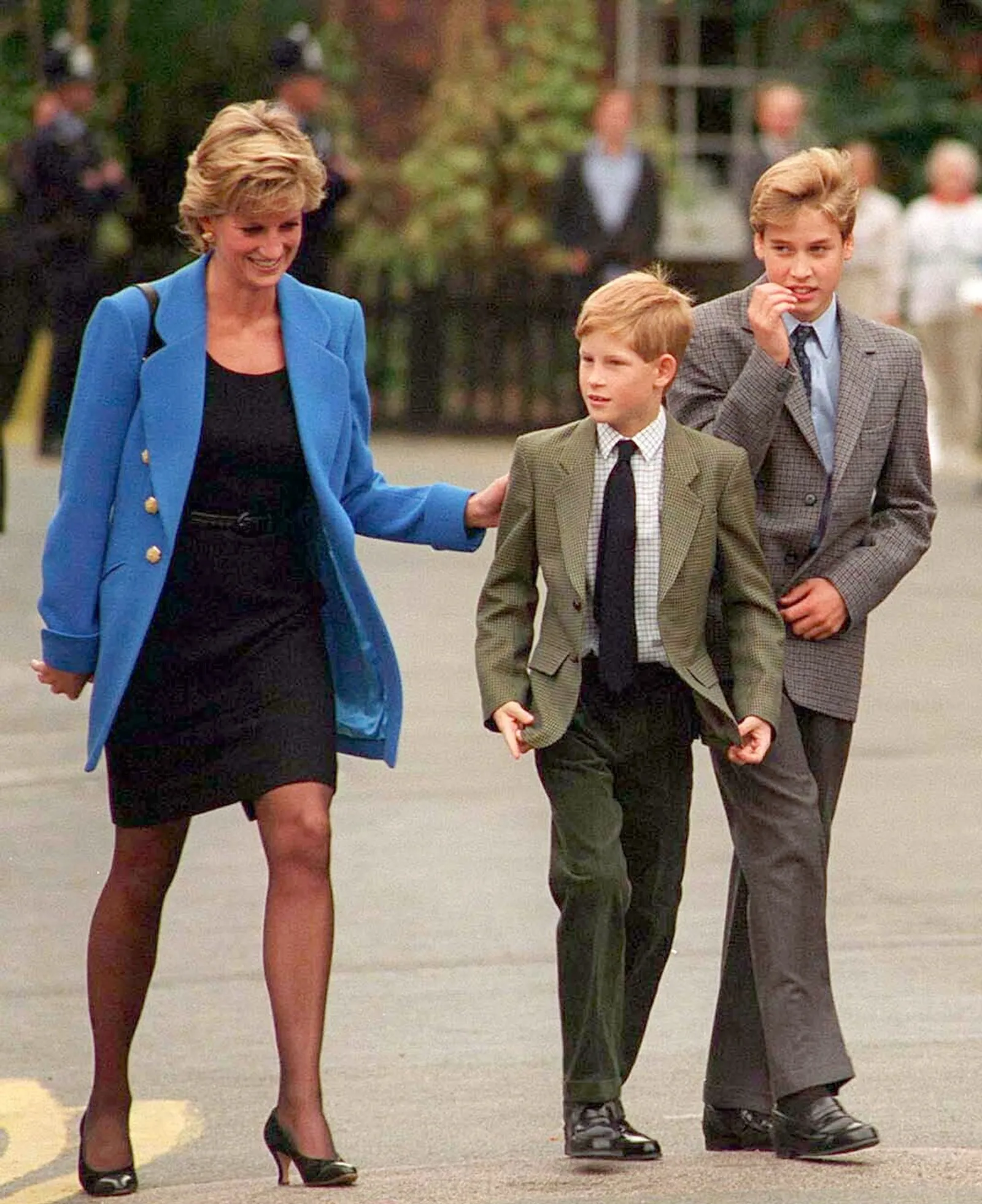 Kenang Masa Lalu, Ini Gaya Modis Putri Diana, Pangeran William & Harry