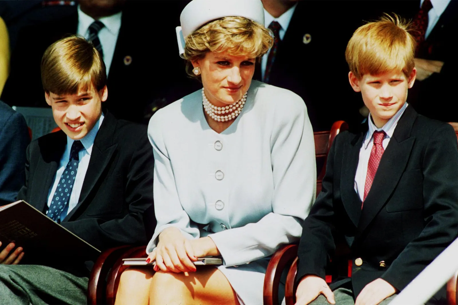 Kenang Masa Lalu, Ini Gaya Modis Putri Diana, Pangeran William & Harry