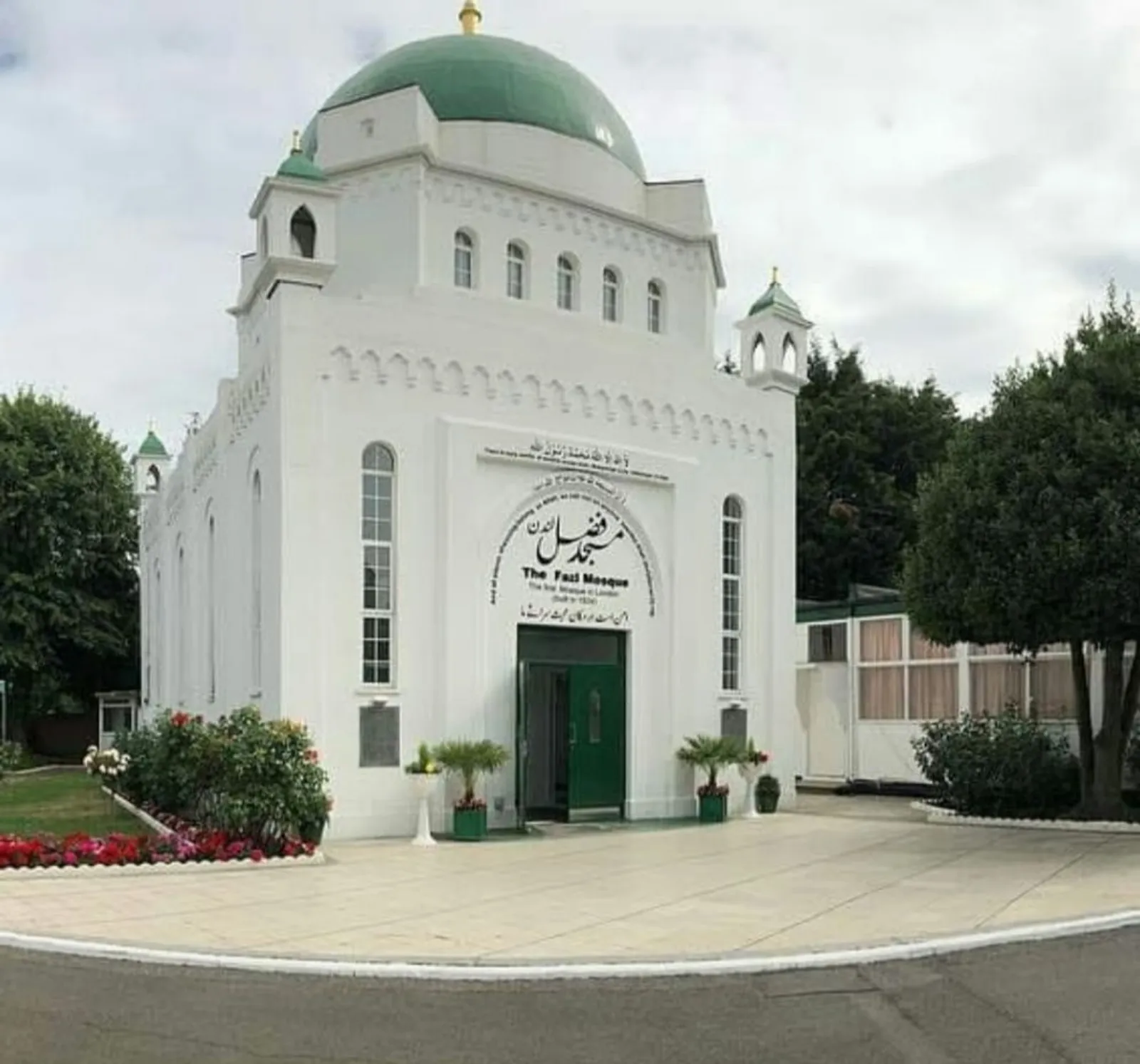 5 Masjid Indah Menawan di Inggris, Rekomendasi Wisata Ramah Muslim!