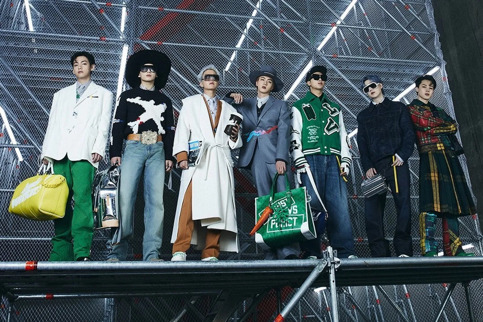 Tonton Debut BTS Jadi Model Louis Vuitton di Sini