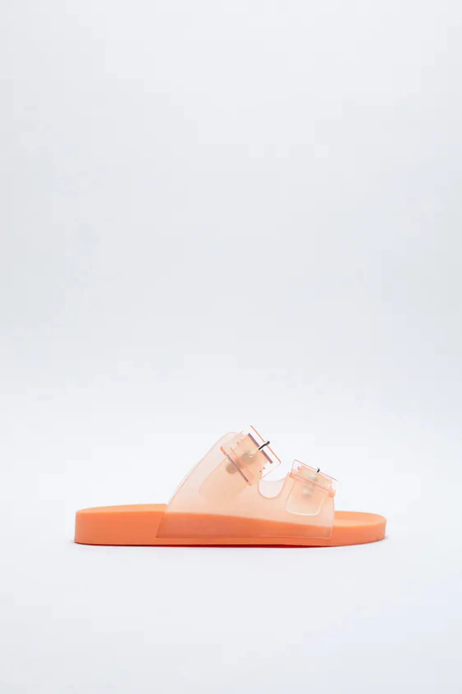 #PopbelaOOTD: Sandal Warna-warni untuk Kamu yang Suka Tampil Feminin