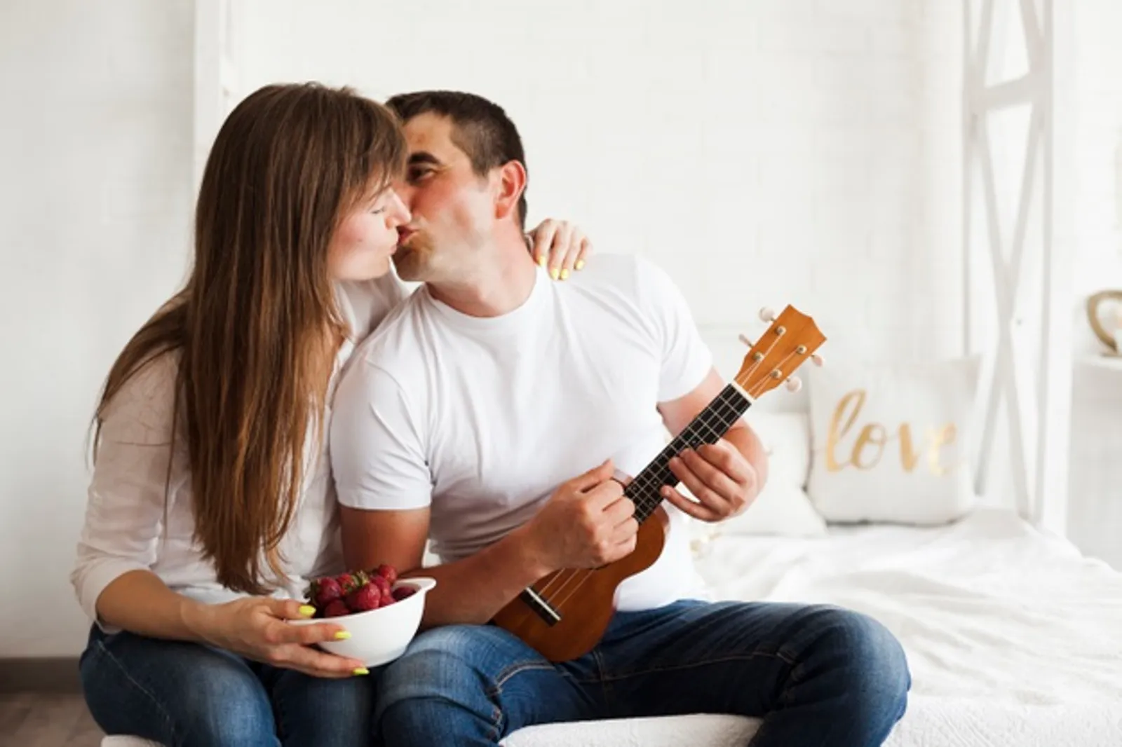 Catat! Inilah 15 Jenis Ciuman yang Paling Disukai Laki-laki