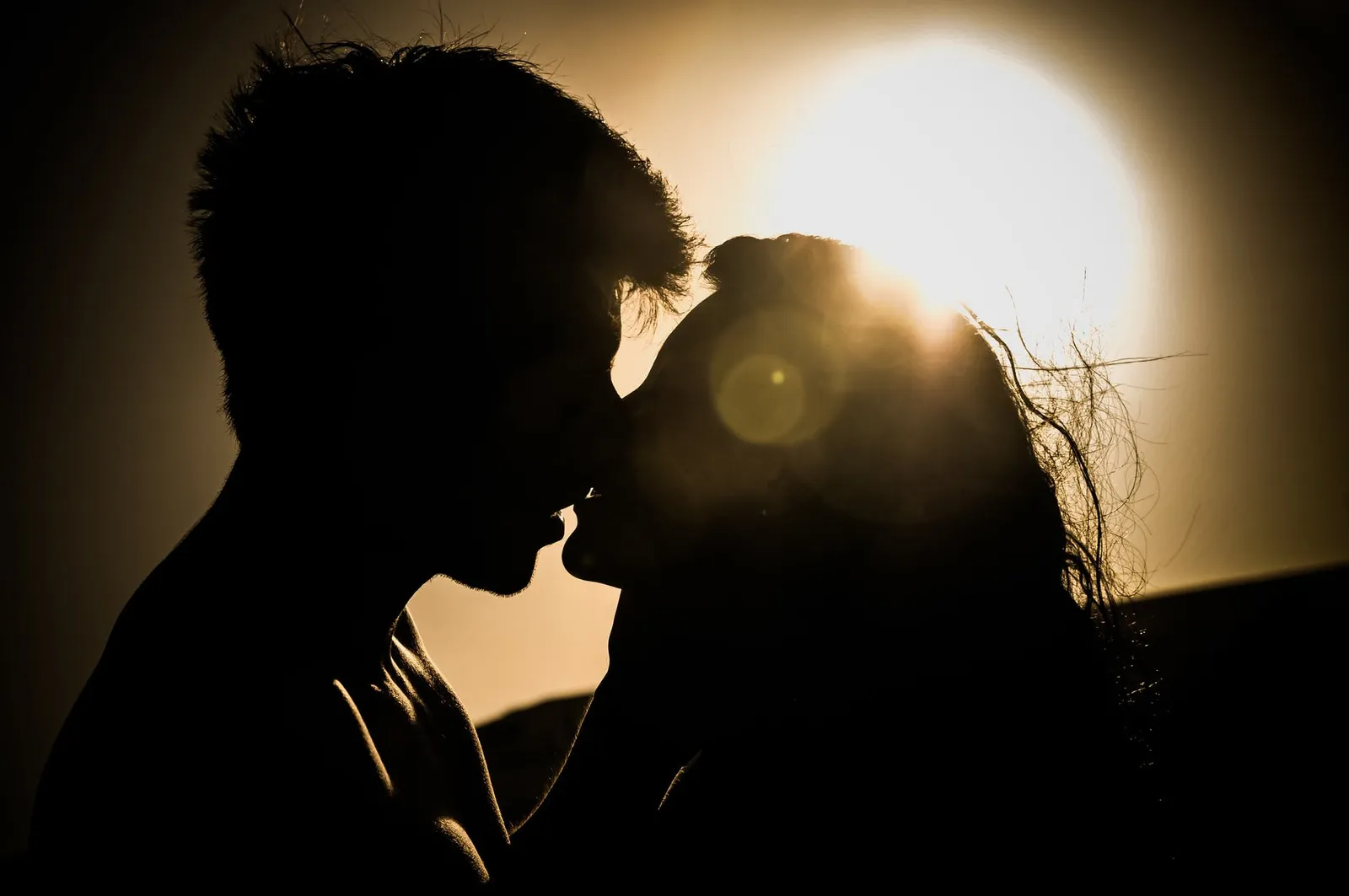 7 Fakta Tentang French Kiss, Dikenal Sebagai Ciuman Paling Intim