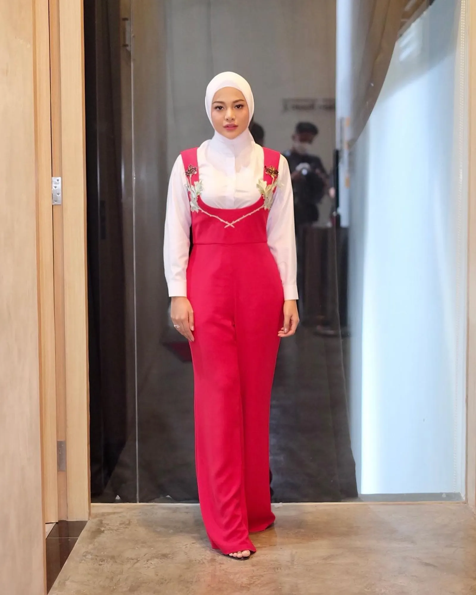 Gaya Hijab Aurel Hermansyah Sebelum Resmi Berusia 23 Tahun
