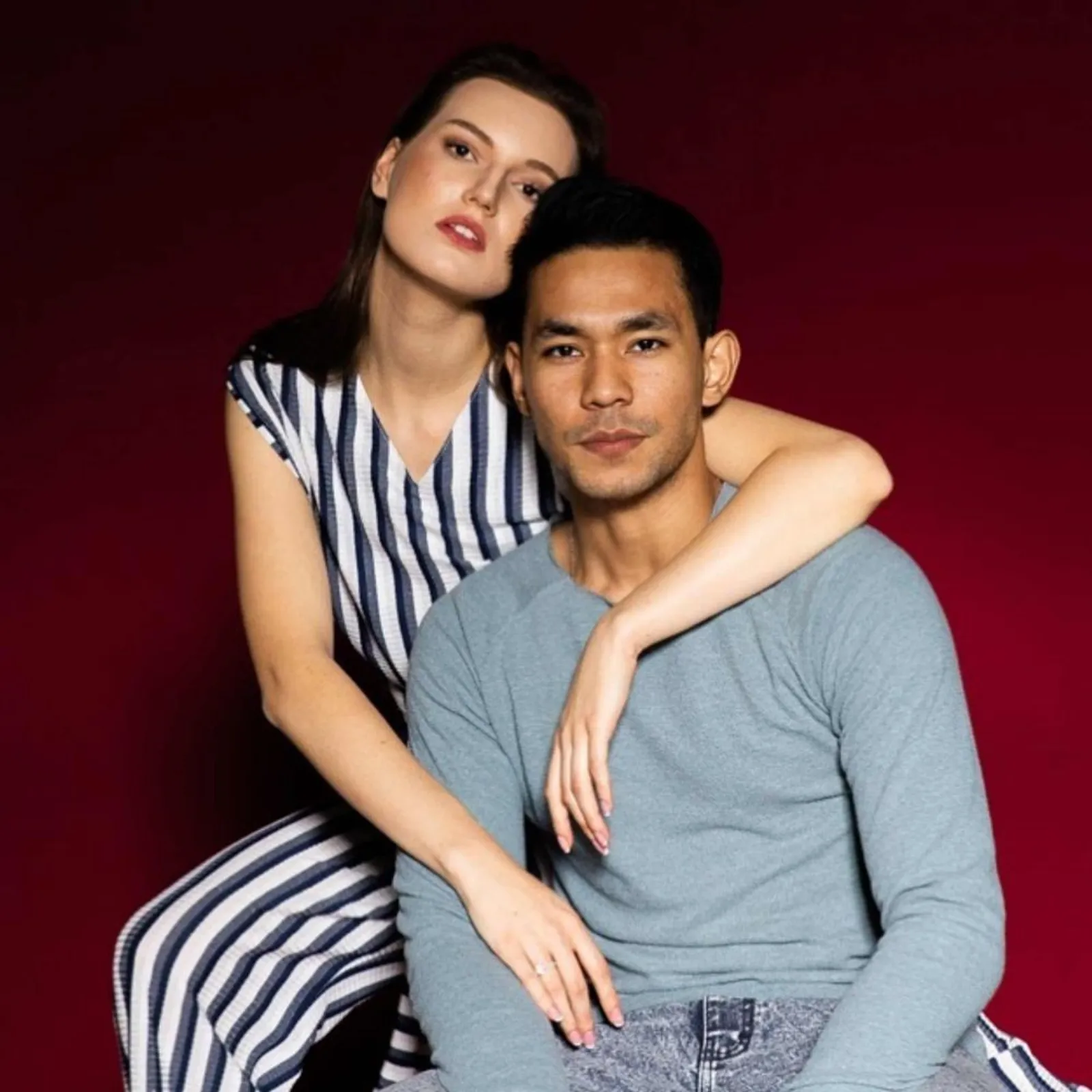 Siap Jadi Ayah, 10 Potret Mesra Diego Afisyah 'Ikatan Cinta' & Istri