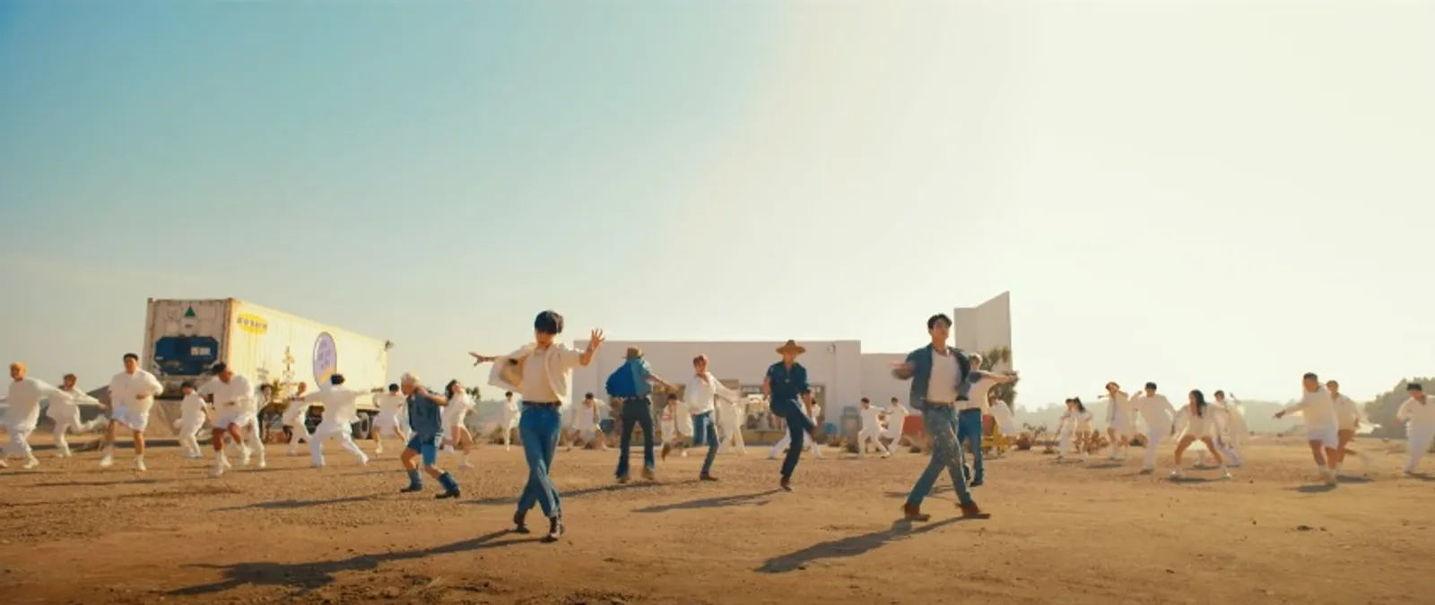 Siapa Saja Sosok yang Ada di MV “Permission To Dance” BTS? Ini Mereka!