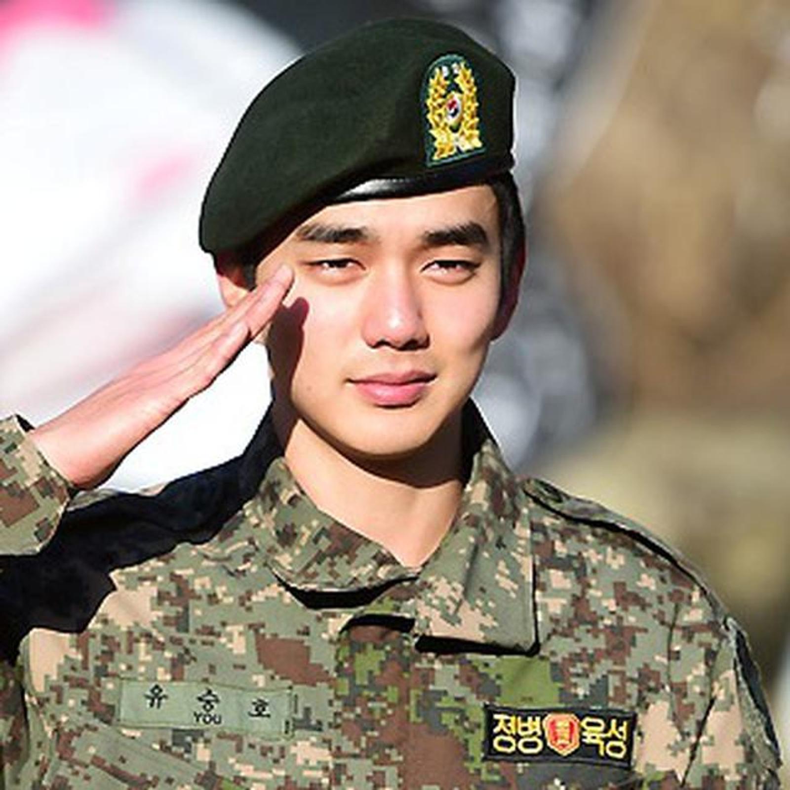 11 Idol & Aktor Korea Ini Berpangkat Tinggi Saat Wajib Militer