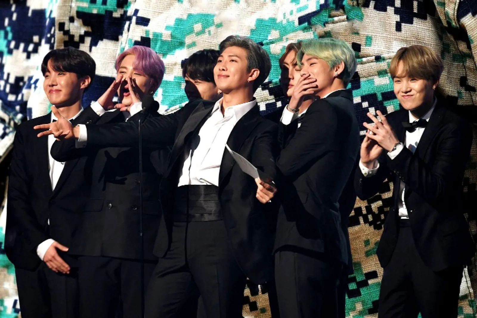 BTS Bisa Menunda Wamil demi "Kepentingan Nasional" Korea Selatan