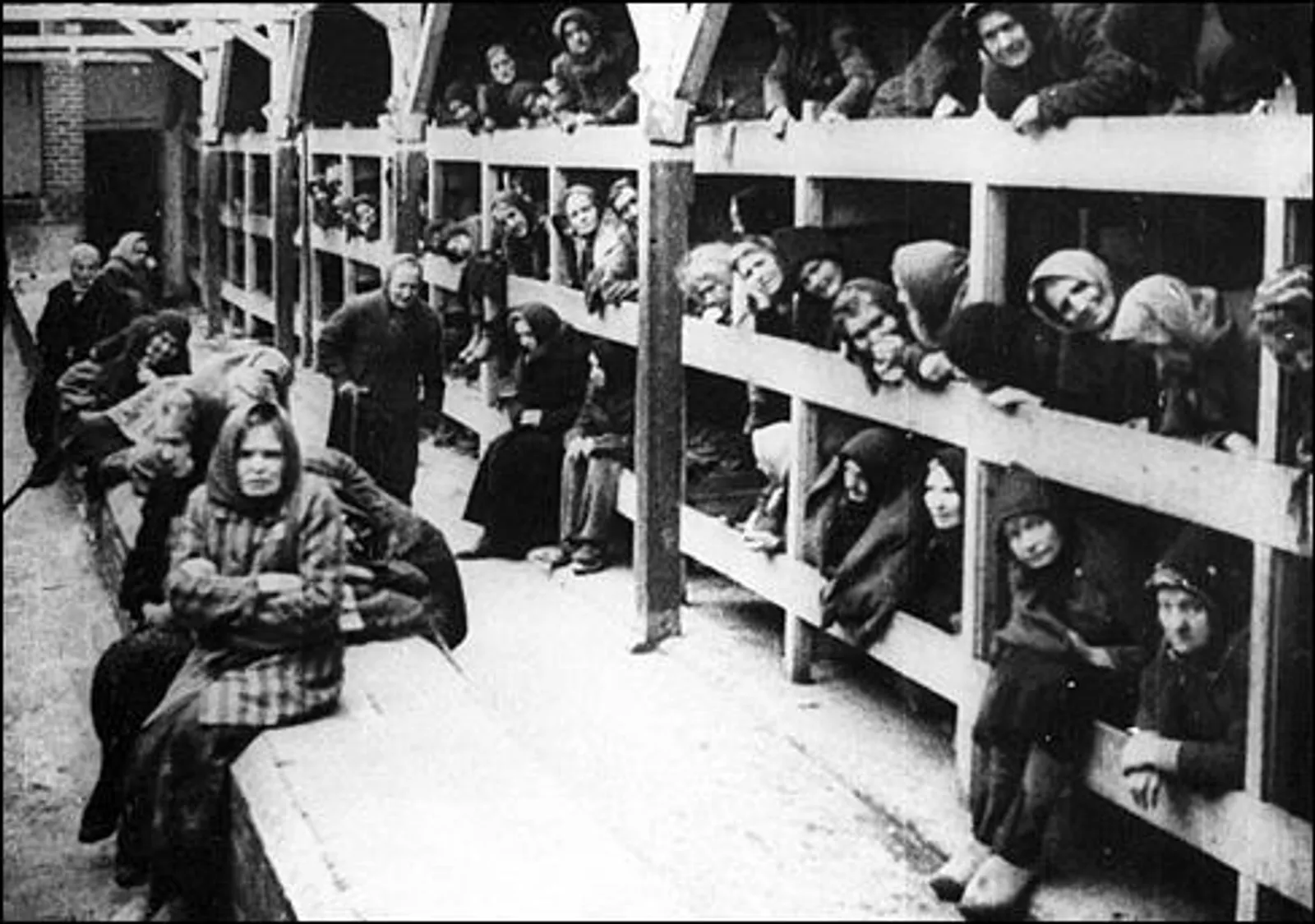 10 Foto Kekejaman Kamp Konsentrasi Nazi yang Akan Mengiris Hatimu