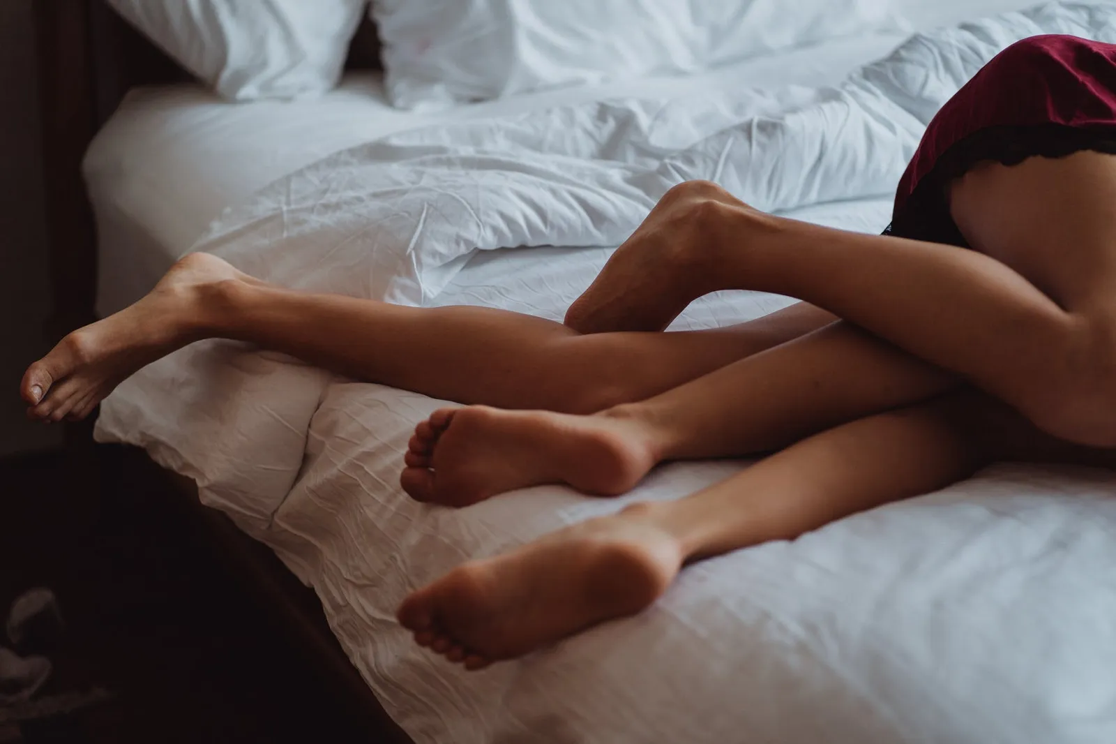 9 Manfaat Tidur Telanjang Bagi Pasangan Suami Istri