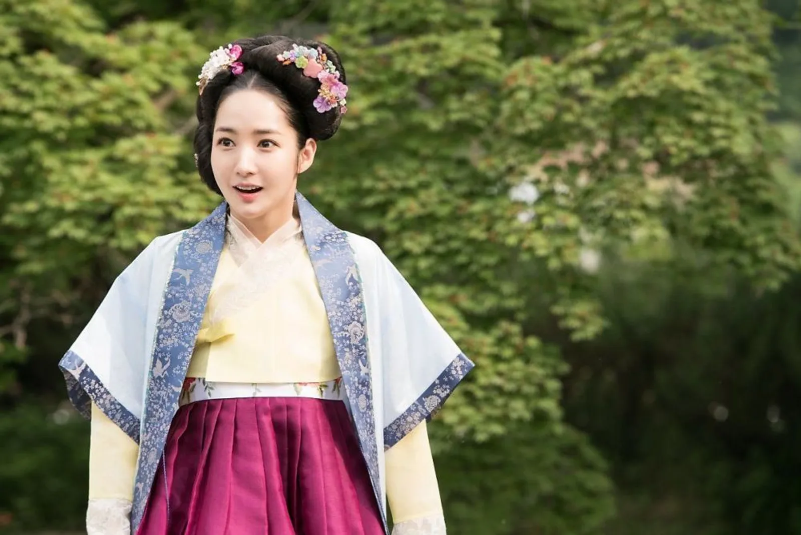 Deretan Gaya Artis yang Pakai Hanbok di Drama Korea Populer