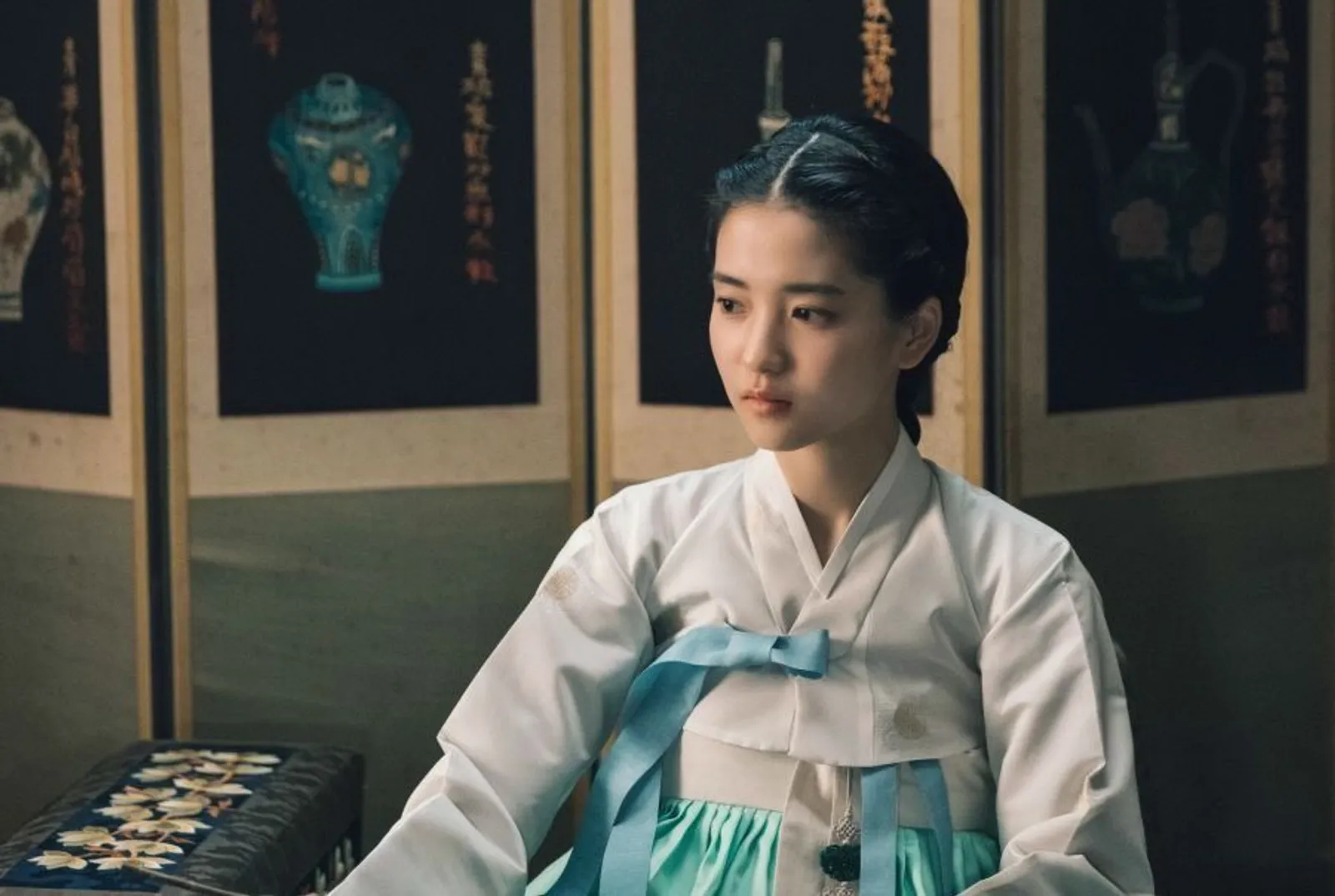 Deretan Gaya Artis yang Pakai Hanbok di Drama Korea Populer