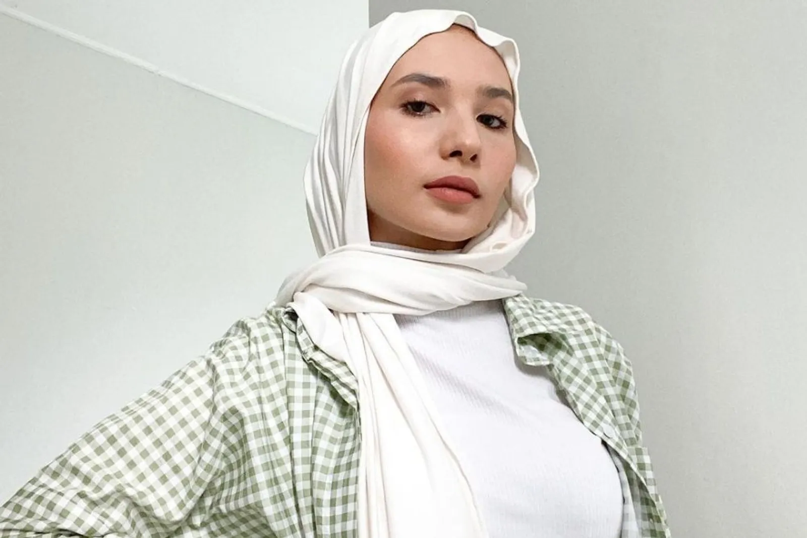 7 Pesona Daniella Kharisma, Selebgram Kece yang Pindah Agama Islam