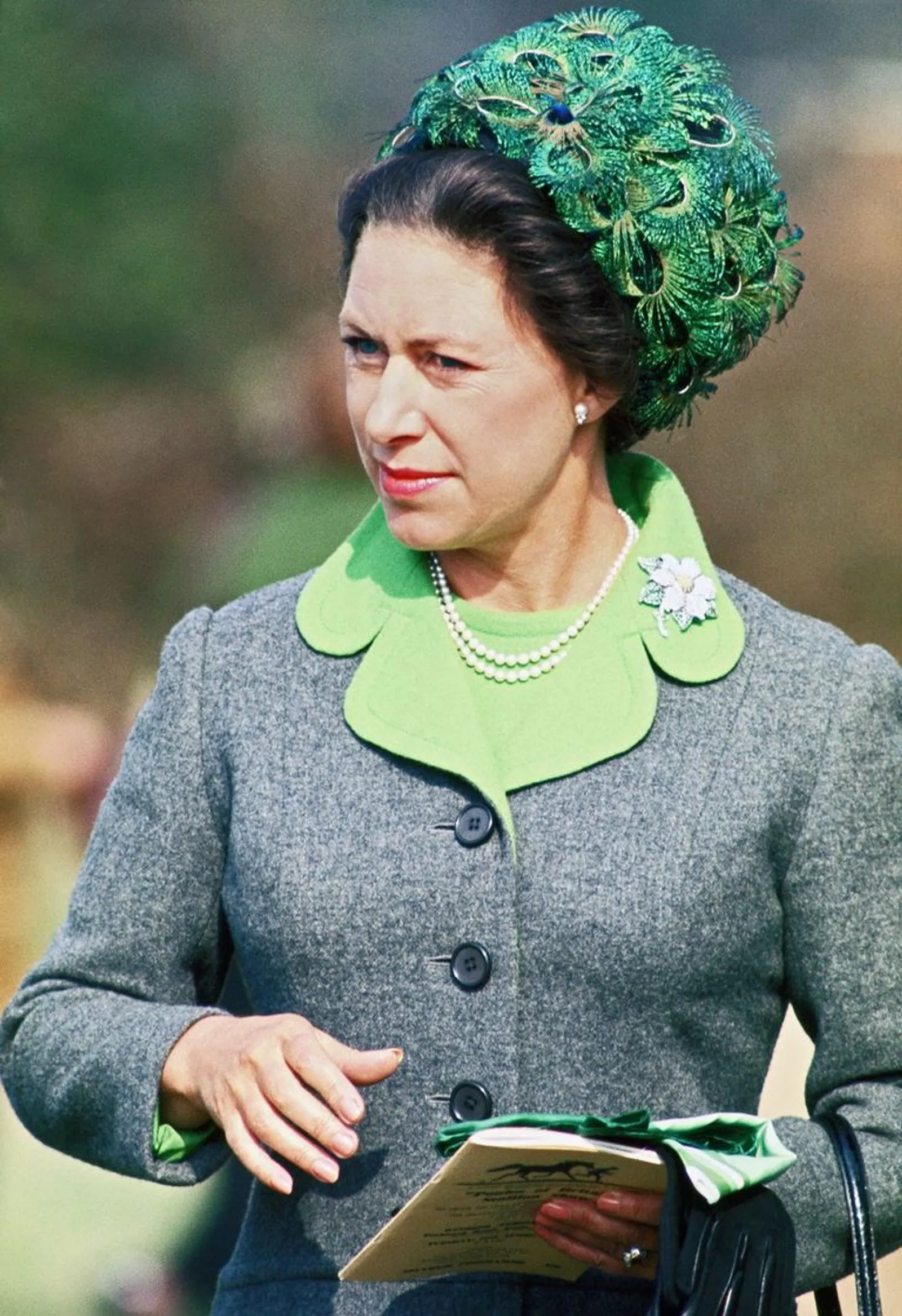 10 Gaya Princess Margaret dari Royal Family yang Mewah