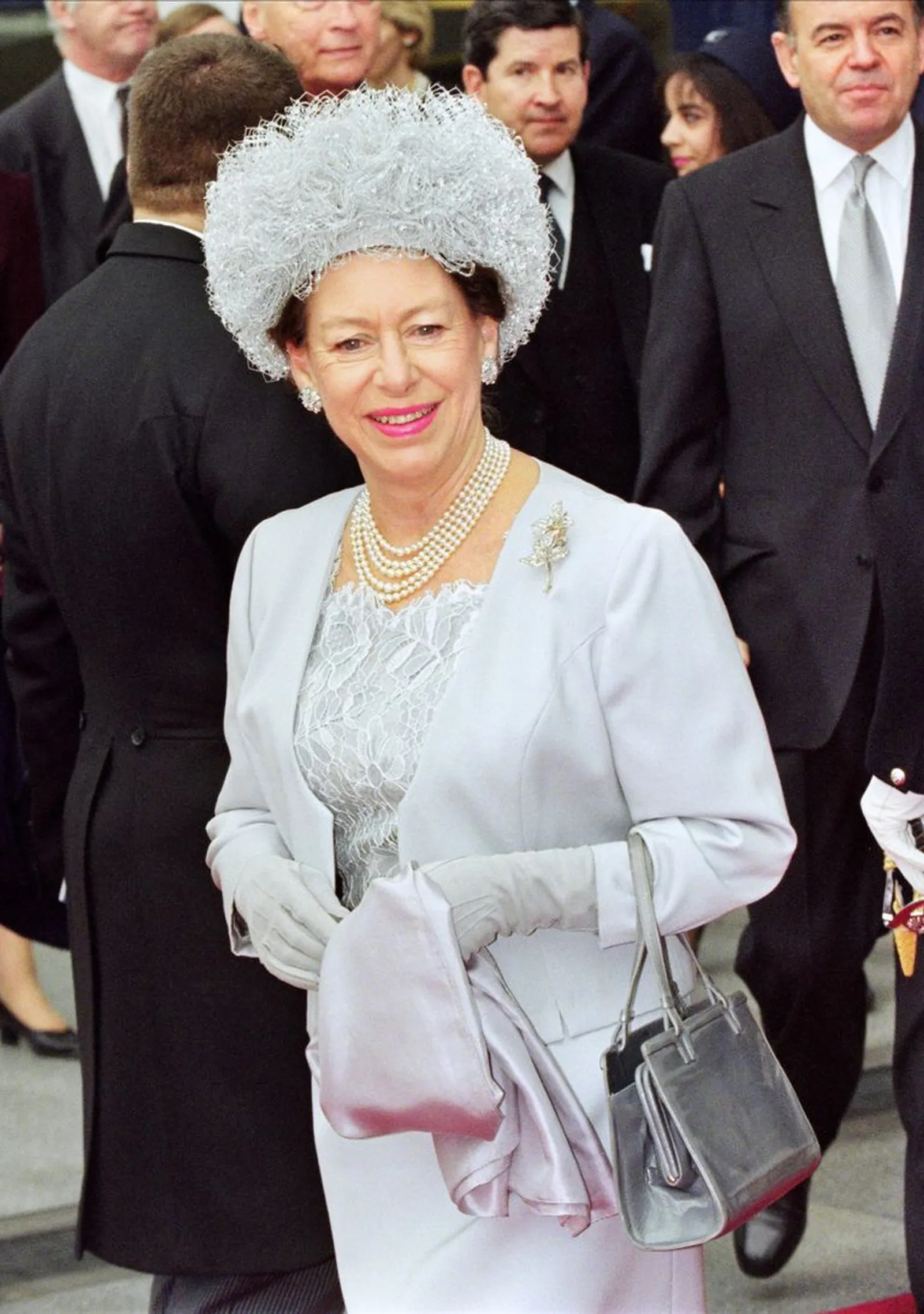 10 Gaya Princess Margaret dari Royal Family yang Mewah