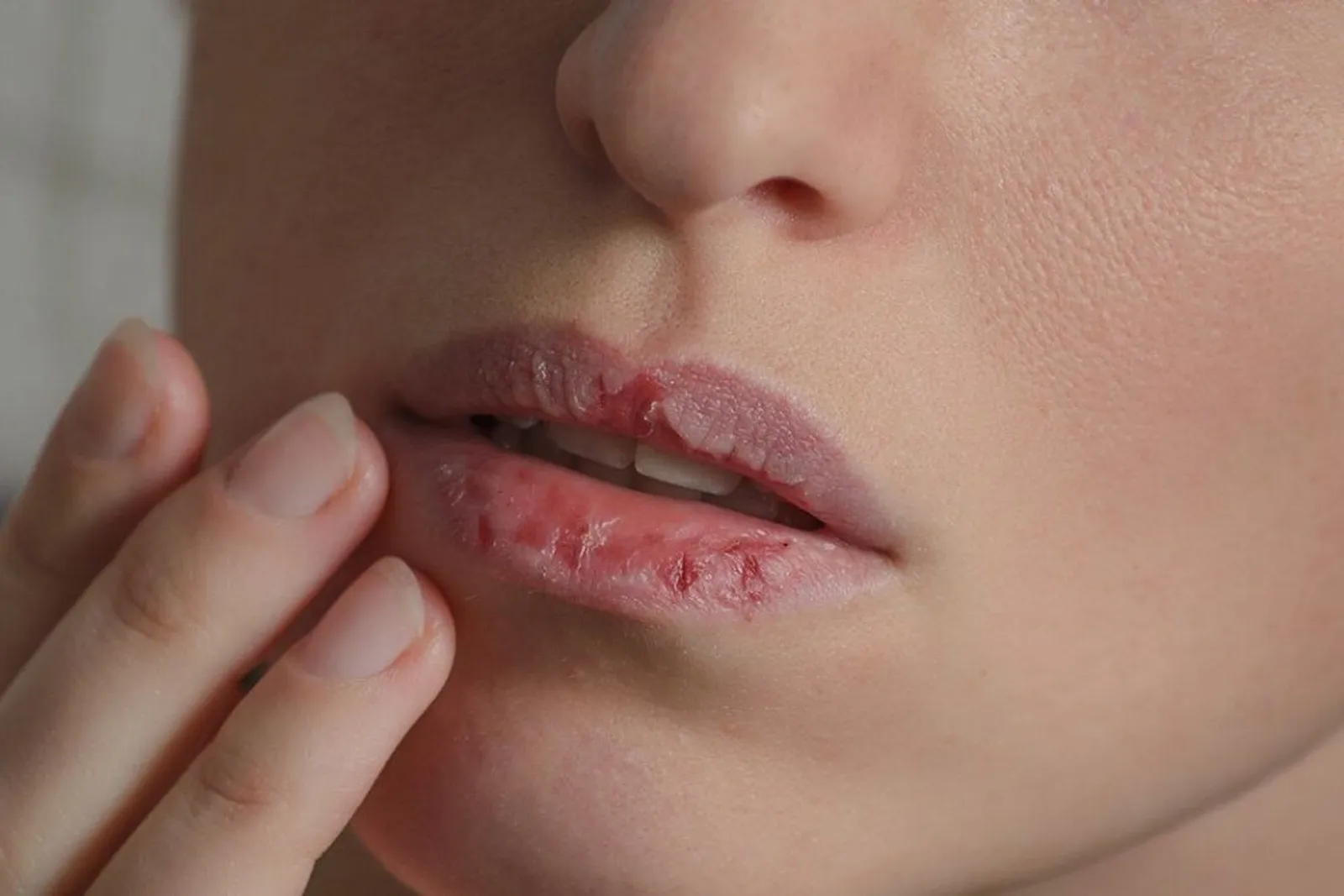 Ternyata Ini 5 Penyebab Lipstik Tidak Tahan Lama