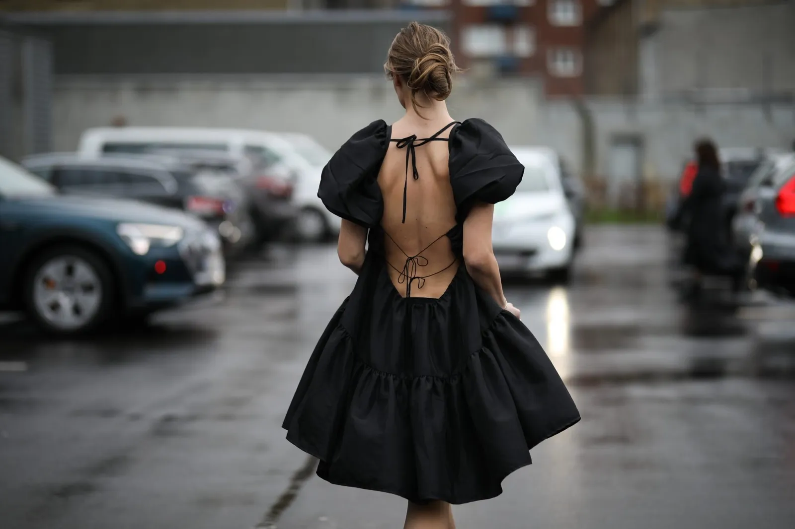 Model Bra yang Cocok untuk Backless Dress