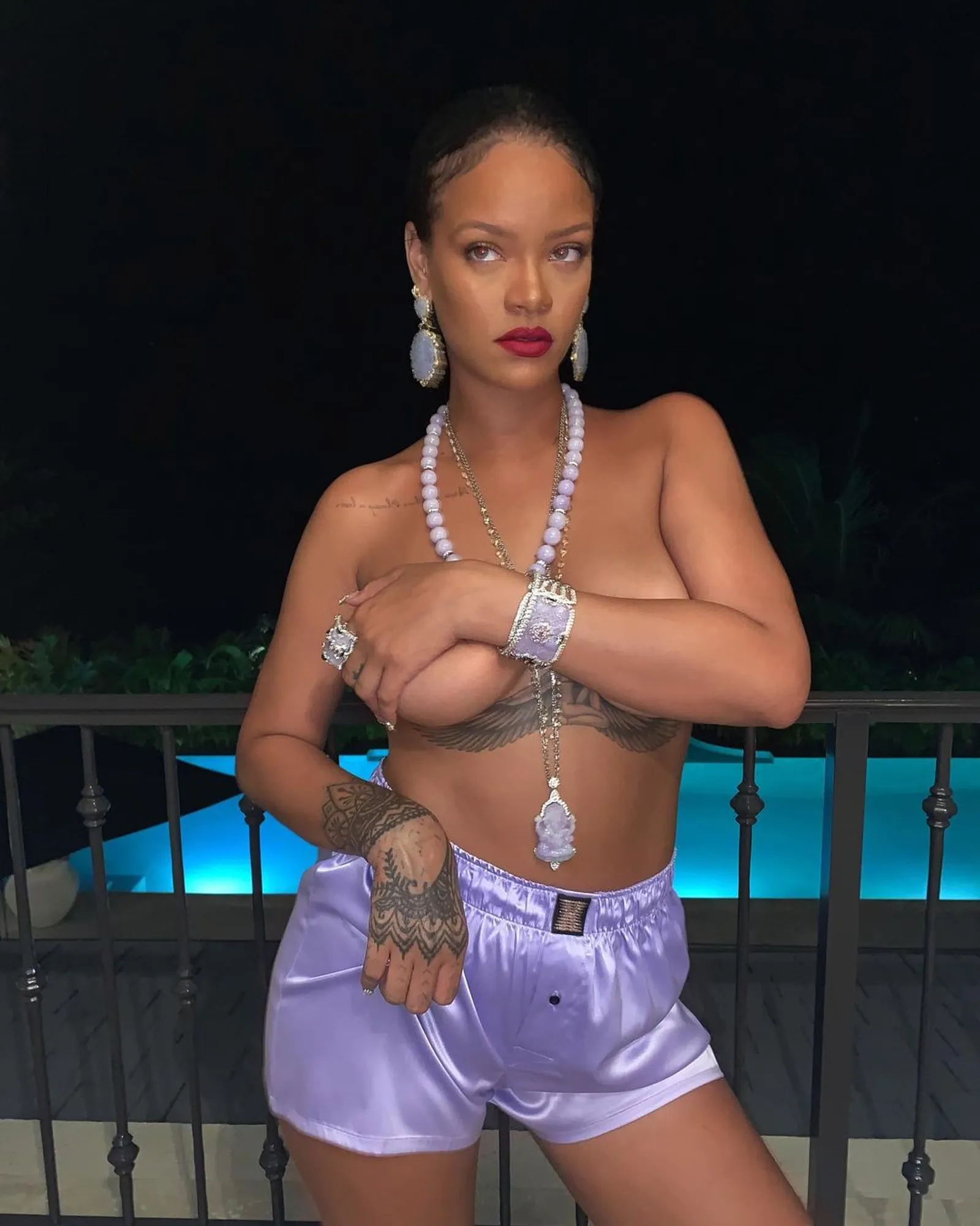 Gaya Mewah Rihanna, Sang Penyanyi Perempuan Terkaya di Dunia