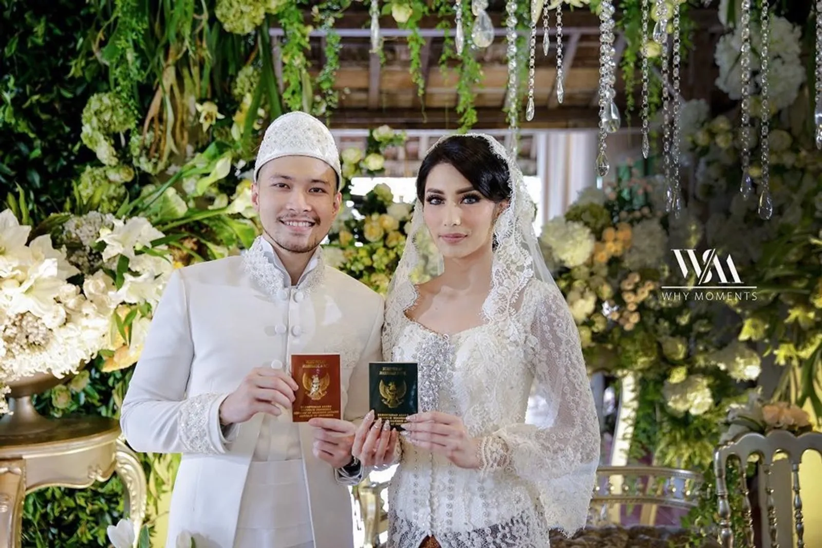 Pernah Diramal Cerai, 10 Foto Mesra Tyas Mirasih & Suami Sebelum Pisah