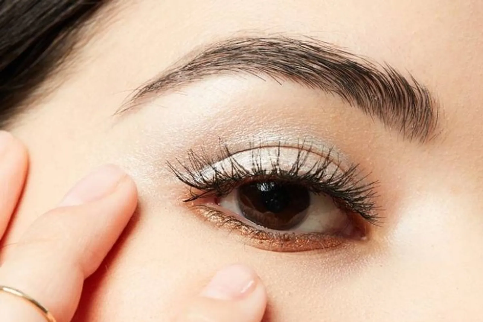 Supaya Eyelash Extension Lebih Tahan Lama, Ini yang Harus Kamu Lakukan