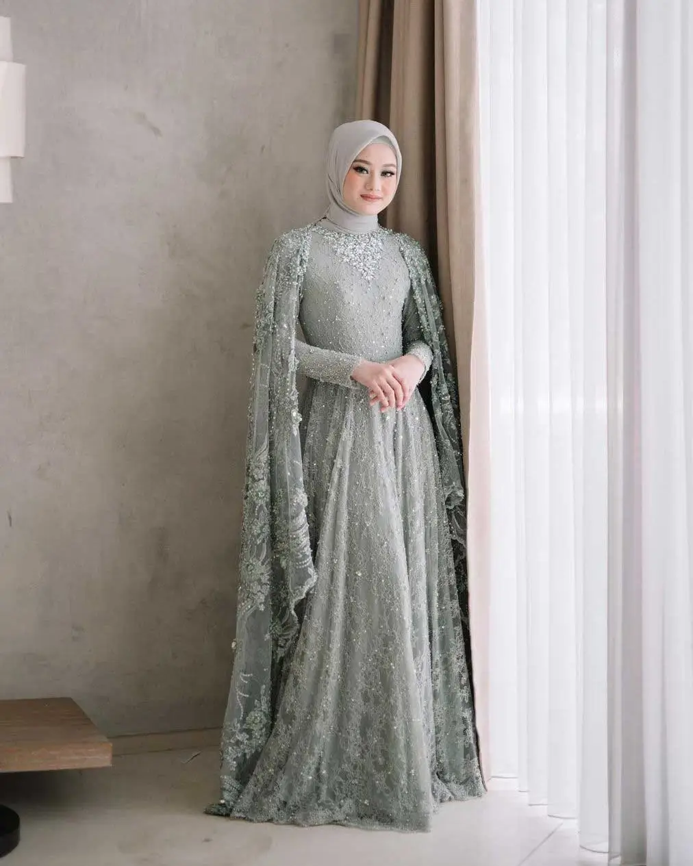 Inspirasi Kebaya Lamaran untuk Perempuan Hijab