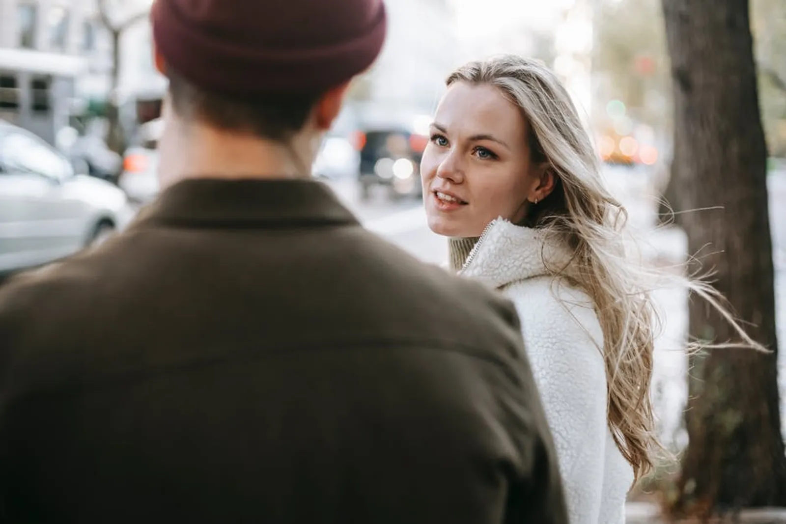 Ini 5 Cara Mengatakan Isi Hati Saat Tak Bahagia dalam Hubungan