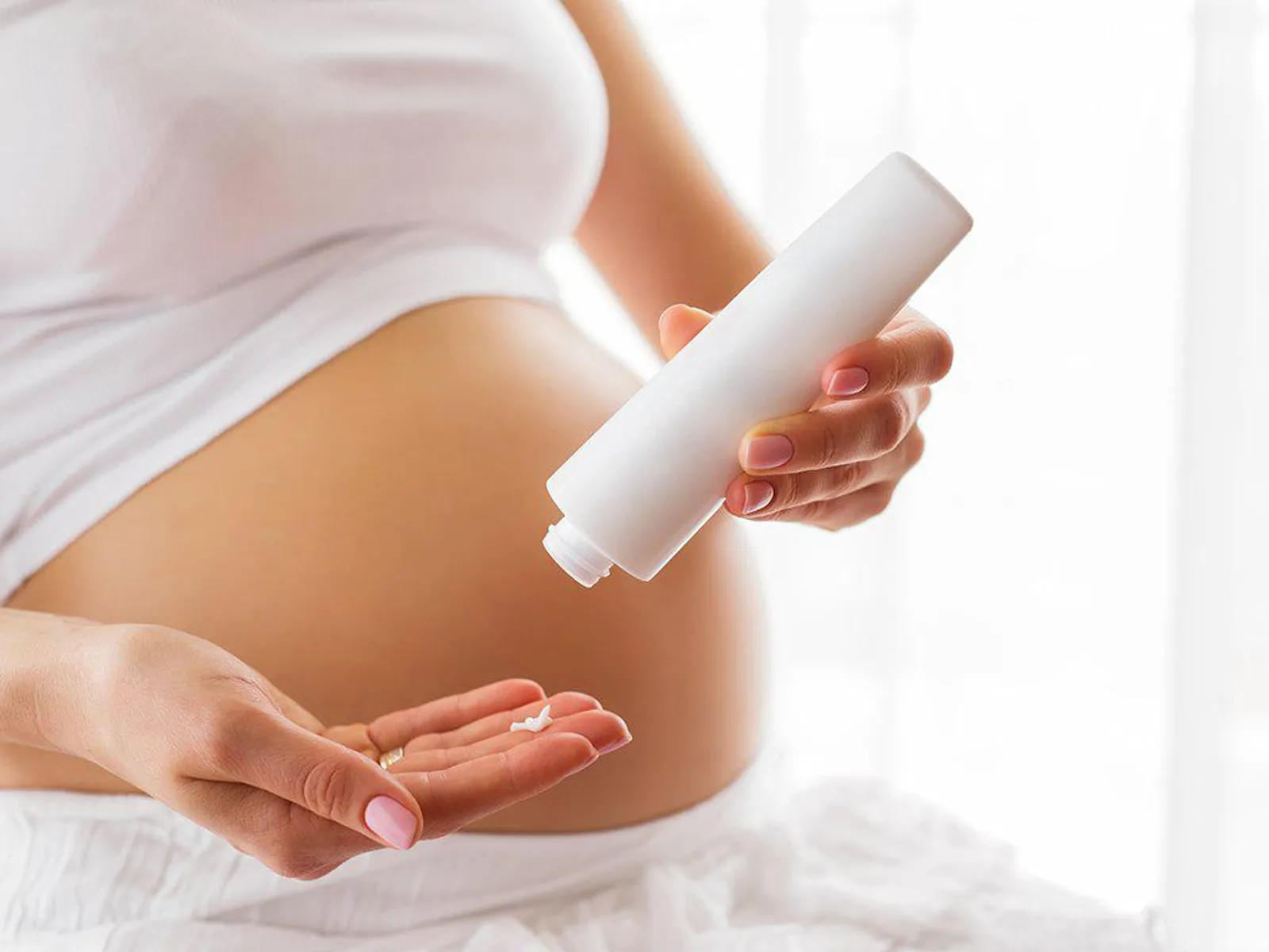 6 Tips Memilih Kosmetik yang Aman untuk Ibu Hamil