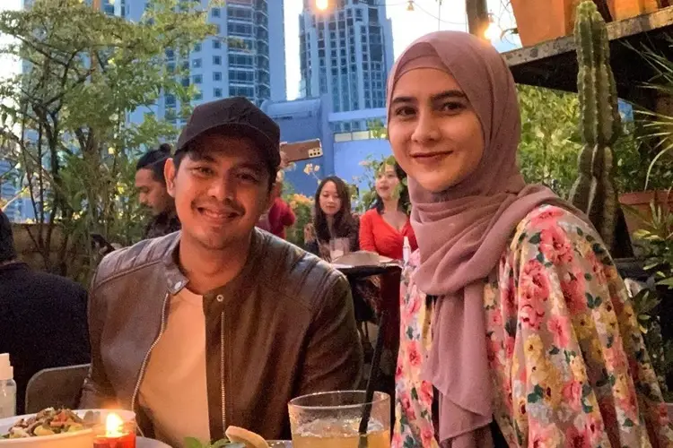 Putus dari Glenca Chysara, Ini 10 Potret Adi Sastro dan Pacar Barunya