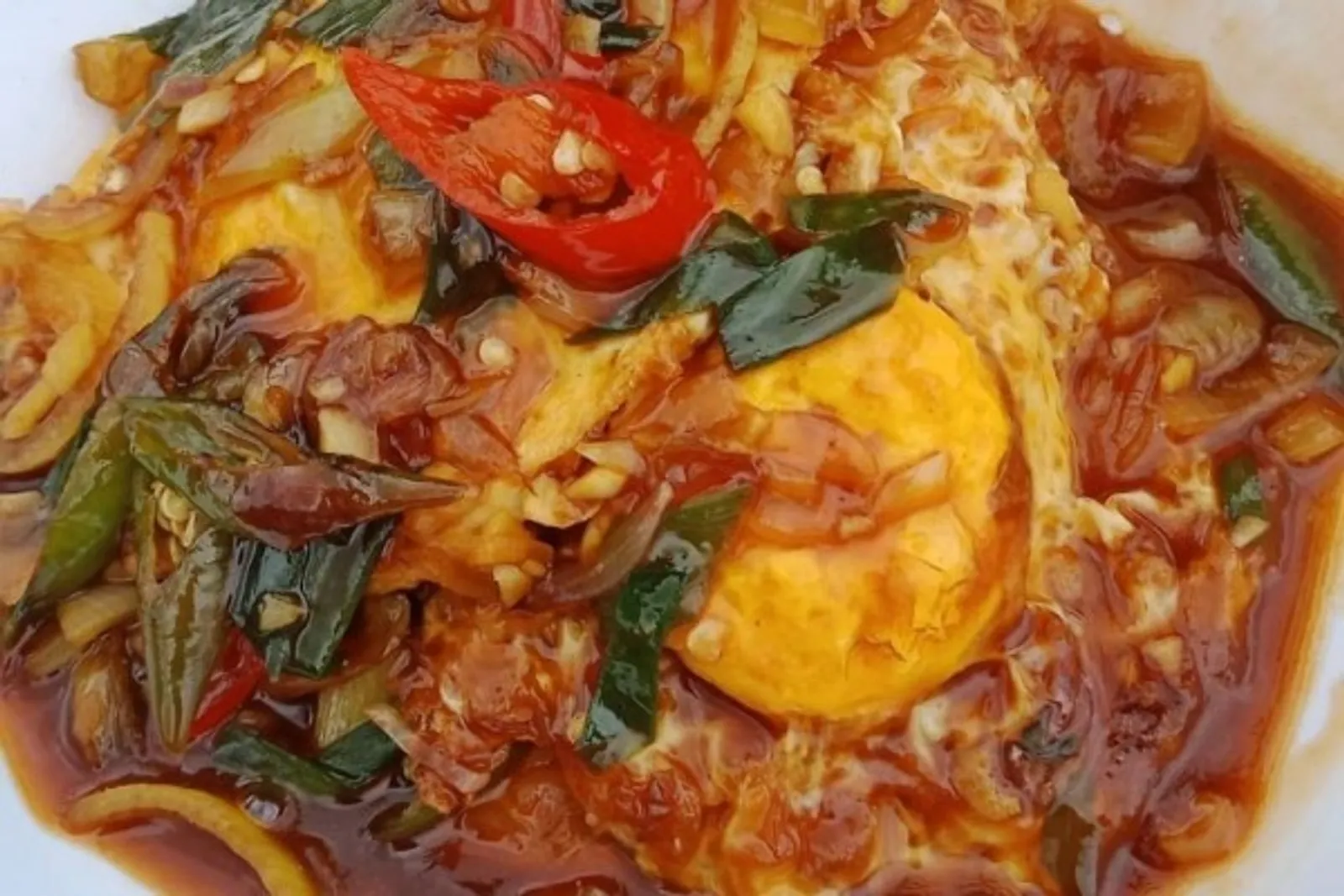 Resep Memasak Telur Ceplok Pedas Manis yang Simpel dan Sederhana 