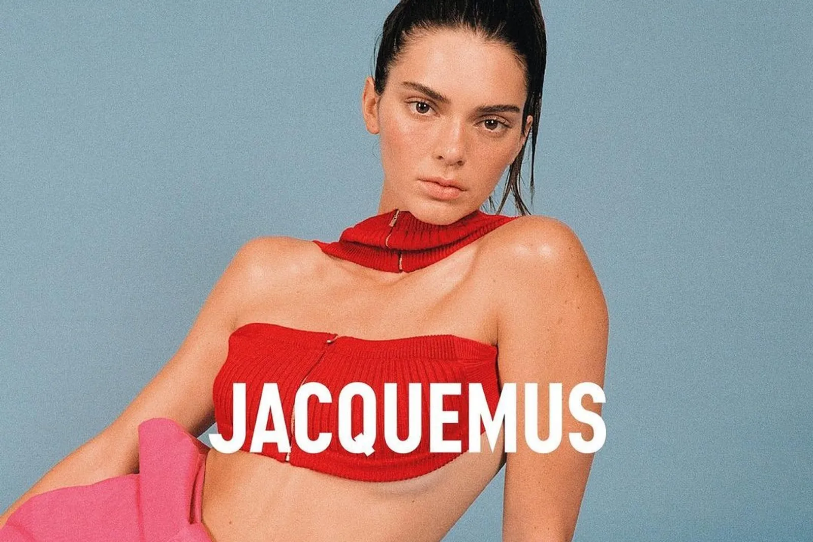 Kendall Jenner Buat Viral saat Berpose untuk Koleksi Baru Jacquemus 