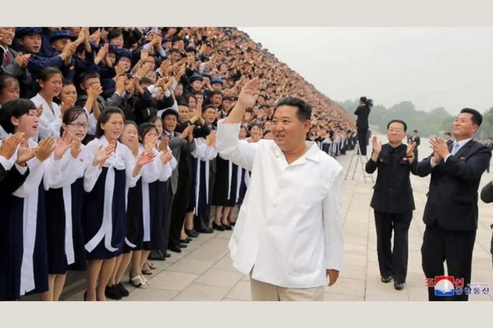 Begini Penampilan Baru Kim Jong-Un Setelah 'Menghilang' Berbulan-bulan