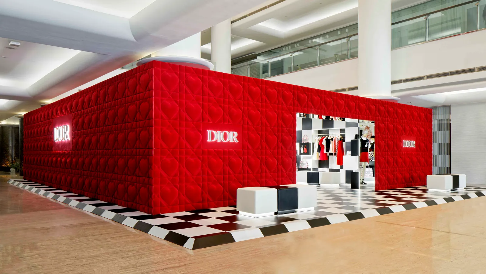 Pop-up Dioramour di Plaza Indonesia, Koleksi Dior Bernuansa Cinta