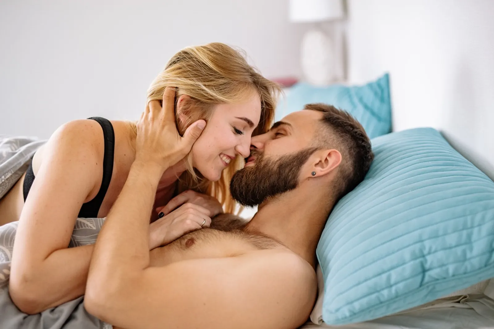 9 Kalimat Nakal yang Sering Diucapkan Saat Berhubungan Seks