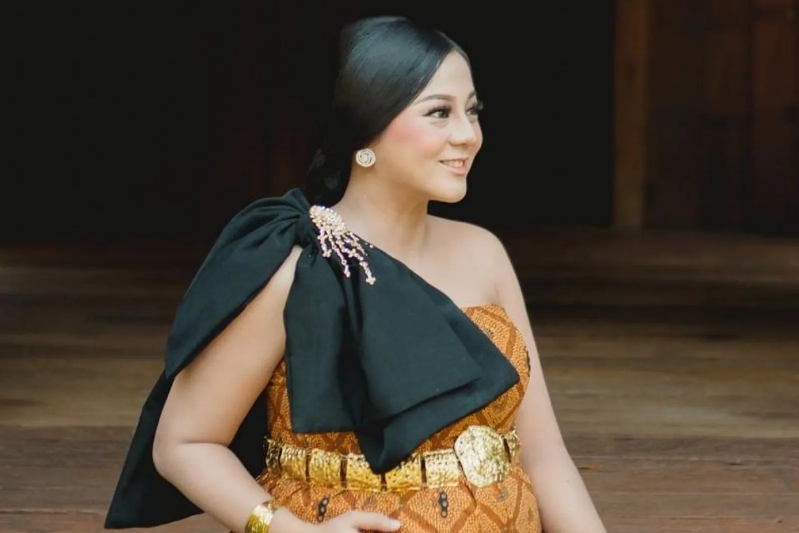 Potret Adik Paula Verhoeven yang Baru Melahirkan, Cantik!