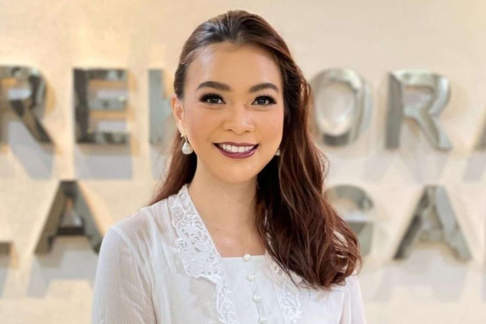 Kecewa dengan Miss Supranational, Intip 7 Pesona Kezia Warouw 