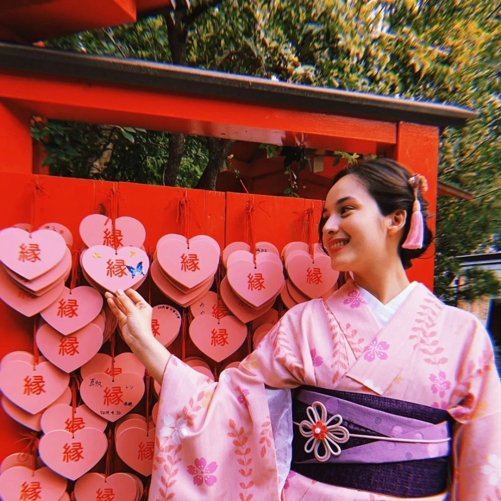 10 Gaya Artis Indonesian Pakai Kimono, Mirip Gadis Jepang!