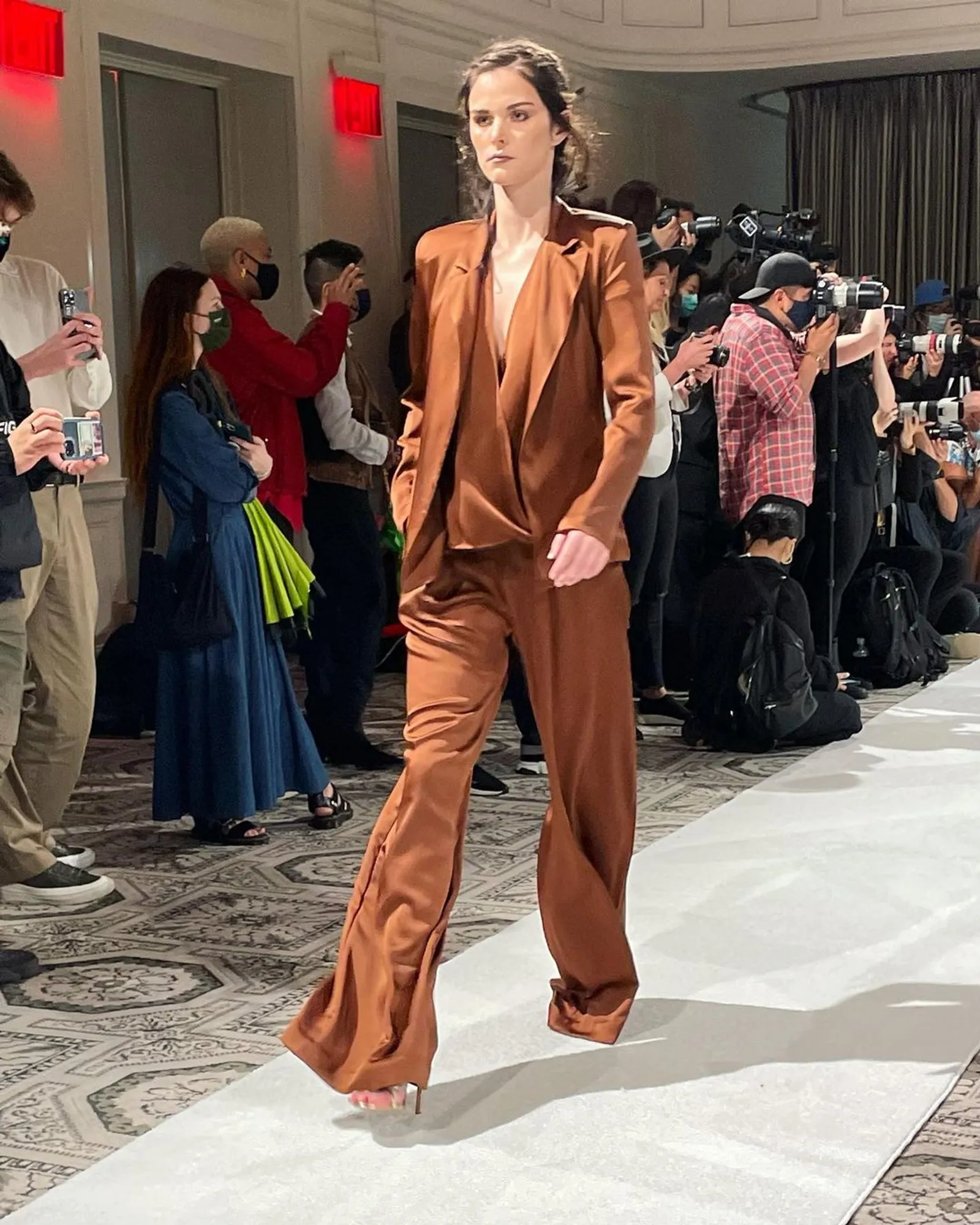 Gaya Street Style dan Genderless di New York Fashion Week 2022