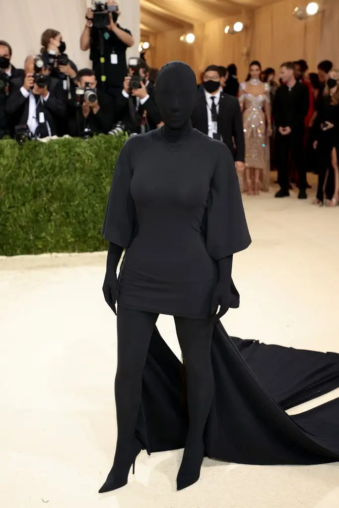 Deretan Gaya Seleb yang Hadiri Met Gala 2021, Outfit Cerminan Amerika