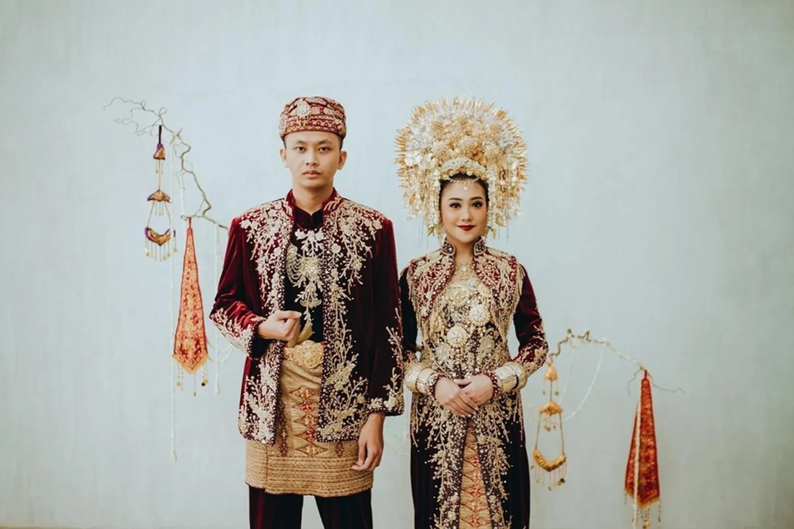 Gabungkan Dua Adat, 10 Potret Pre-Wedding Winona Willy & Calon Suami