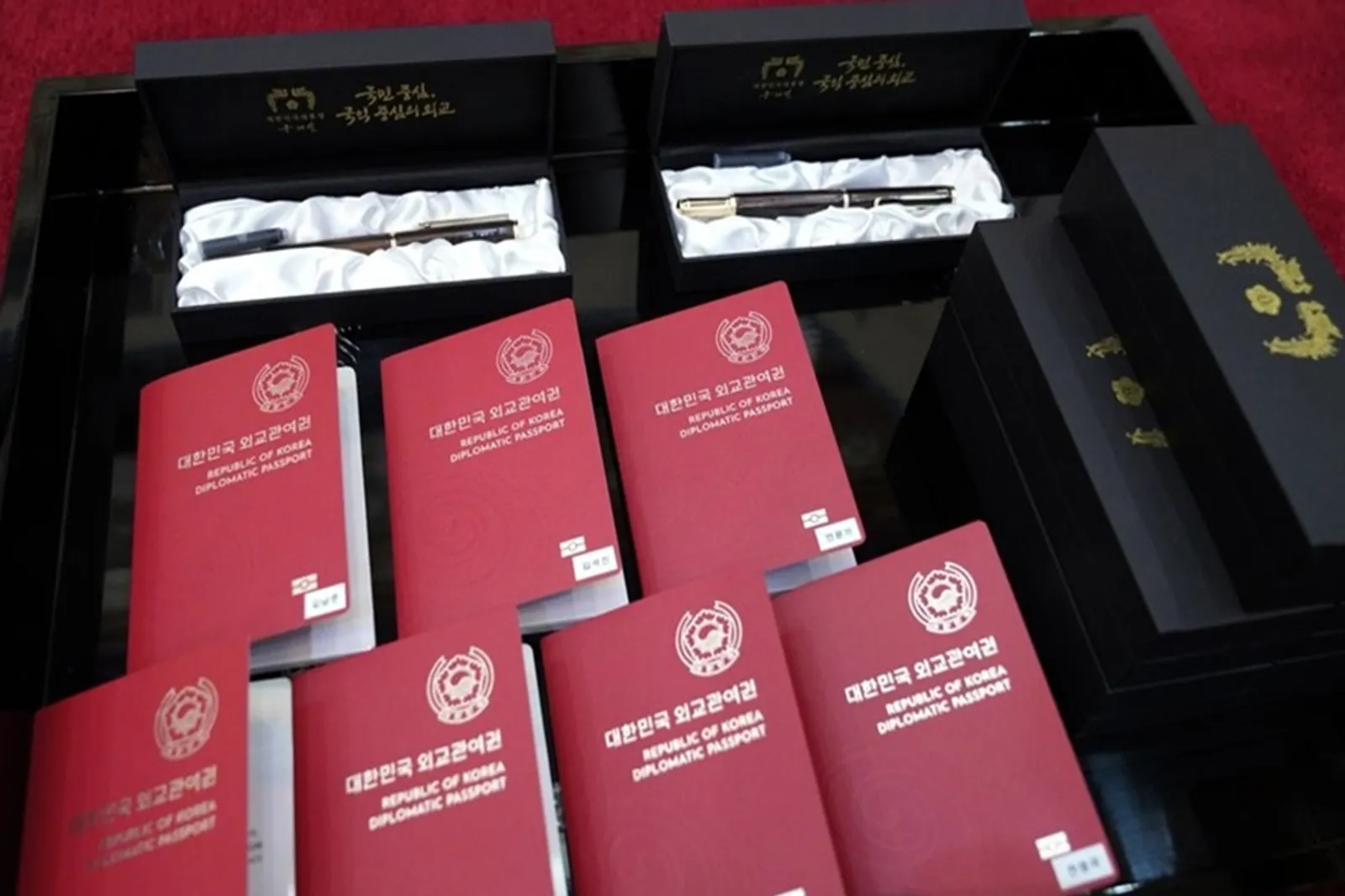 BTS Jadi Utusan Presiden Korea, Ini Kelebihan Paspor Diplomatik