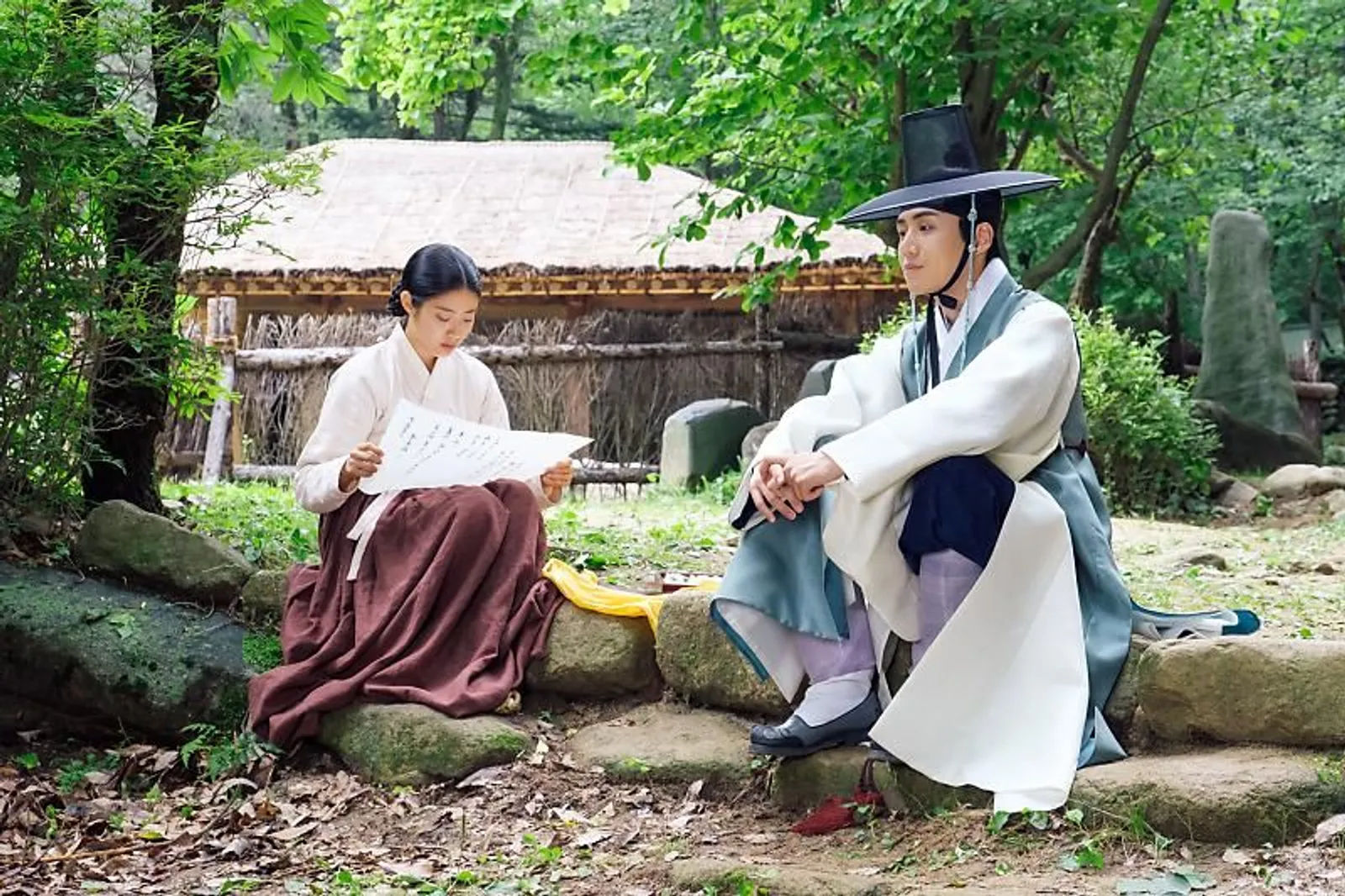 Selain Shin Min Ah, Ini 7 'Pasangan' Kim Seon Ho di Drama Korea