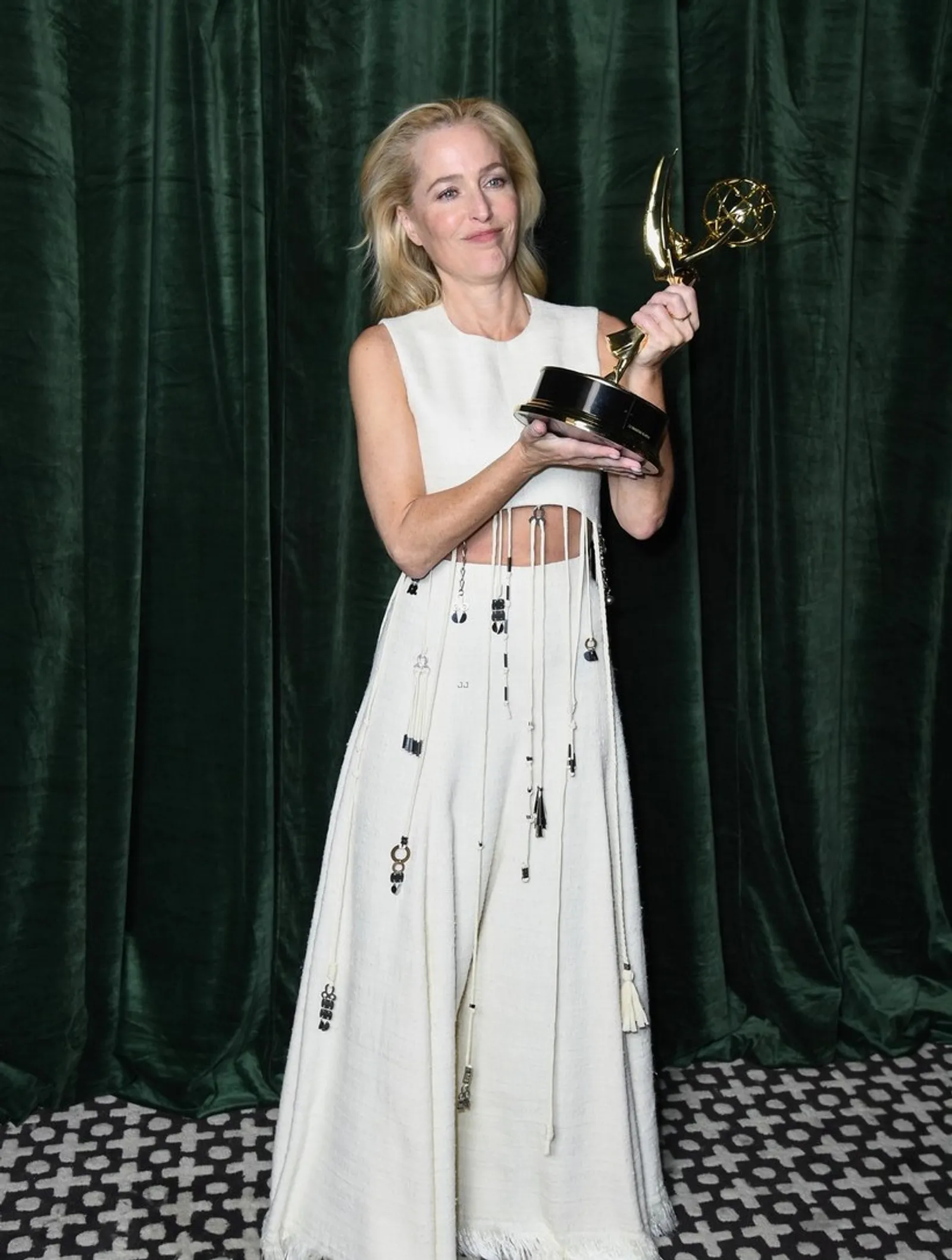 Gaya Terbaik Para Seleb di Karpet Merah Emmy Awards 2021