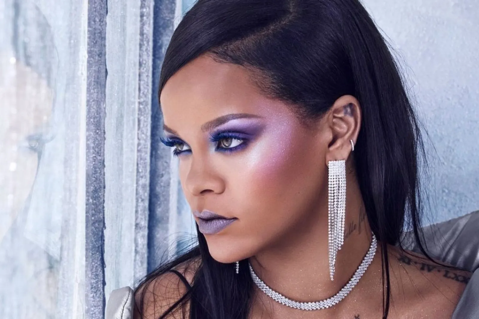 7 Makeup Look Rihanna yang Paling Ikonik