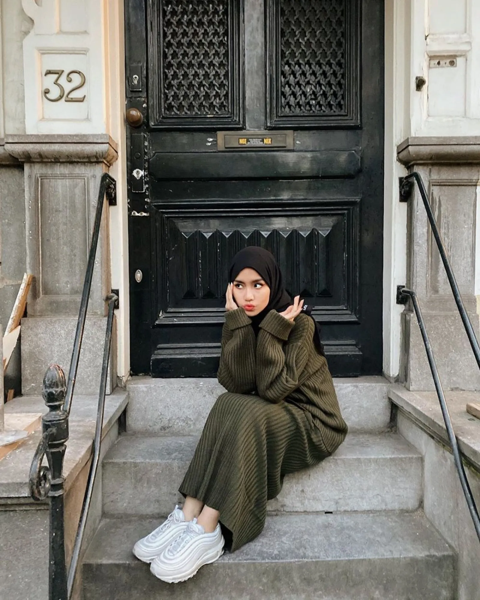 Ide Padu-padan OOTD Hijab dengan Warna Hijau Army