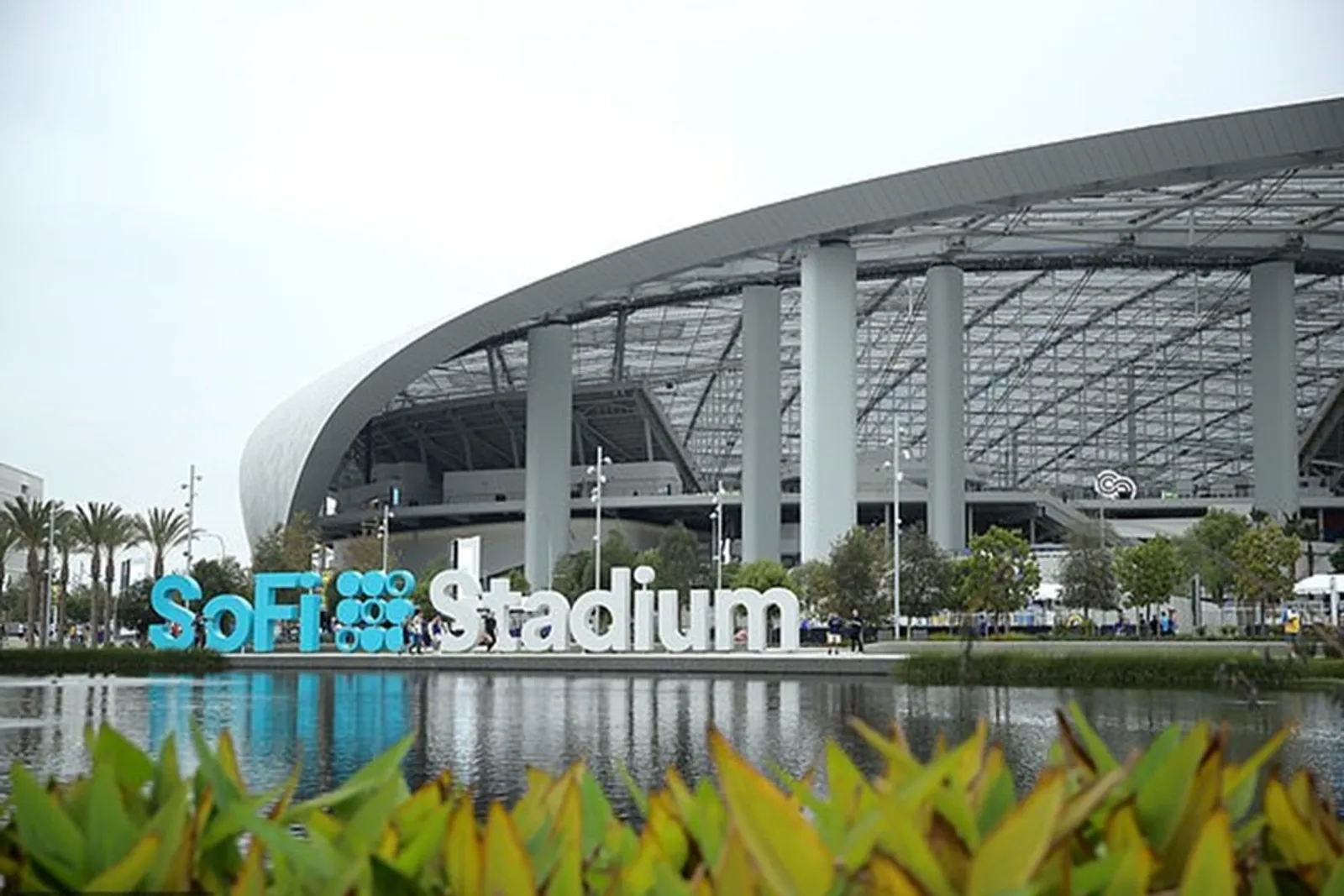 BTS Bersiap Konser Offline, Intip Potret Megah SoFi Stadium di Amerika