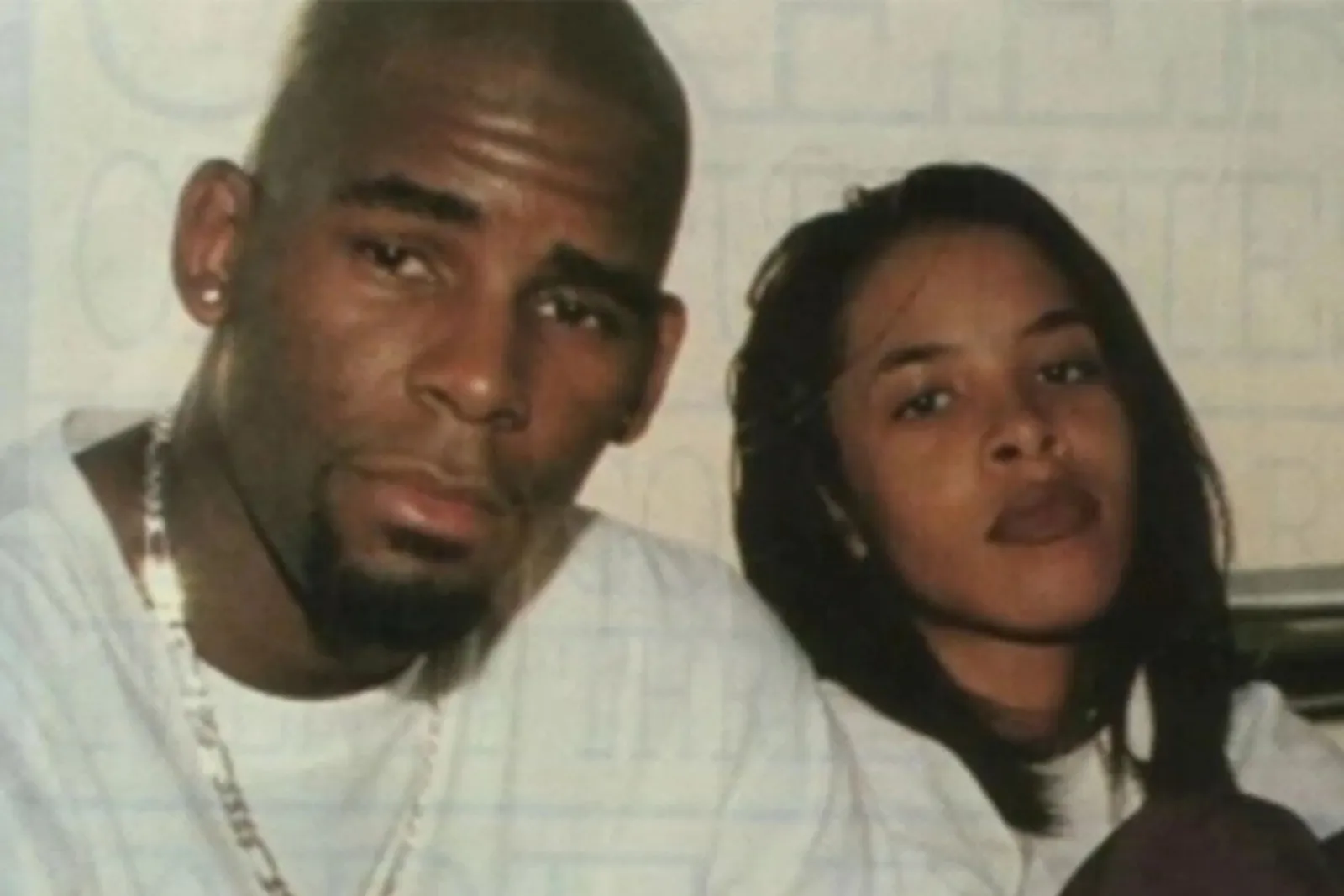 6 Fakta Seputar Misteri Pernikahan R. Kelly & Aaliyah, Menikah Usia 15