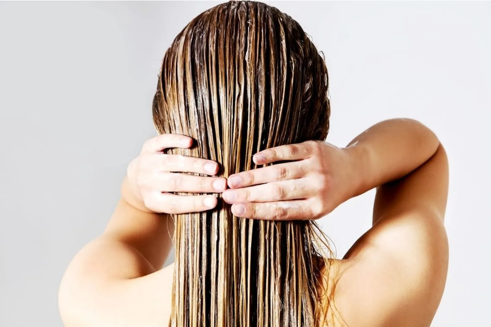 7 Rekomendasi Sampo untuk Rambut Kering dan Mengembang Beserta Harga