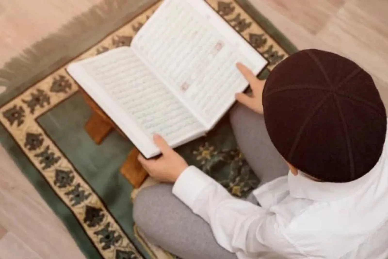 7 Keutamaan Surat Al-Mulk & Bacaannya Bagi Umat Muslim