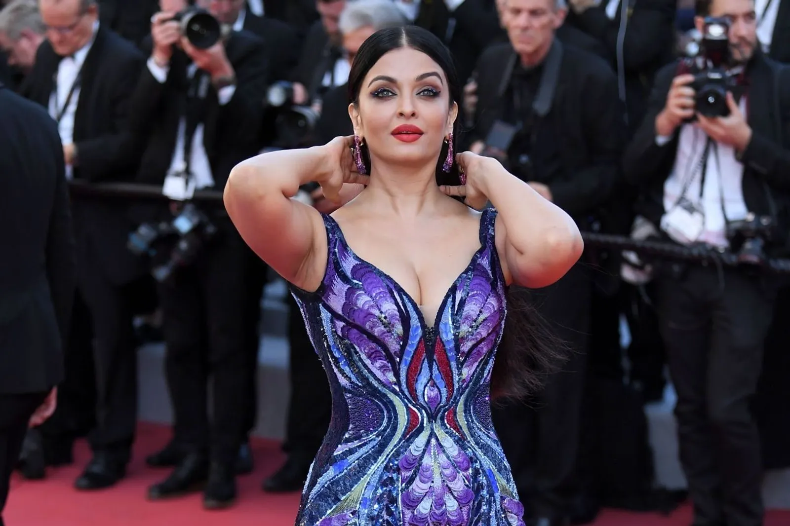 Para Artis Bollywood Alumni Kontes Kecantikan yang Terkenal Seksi